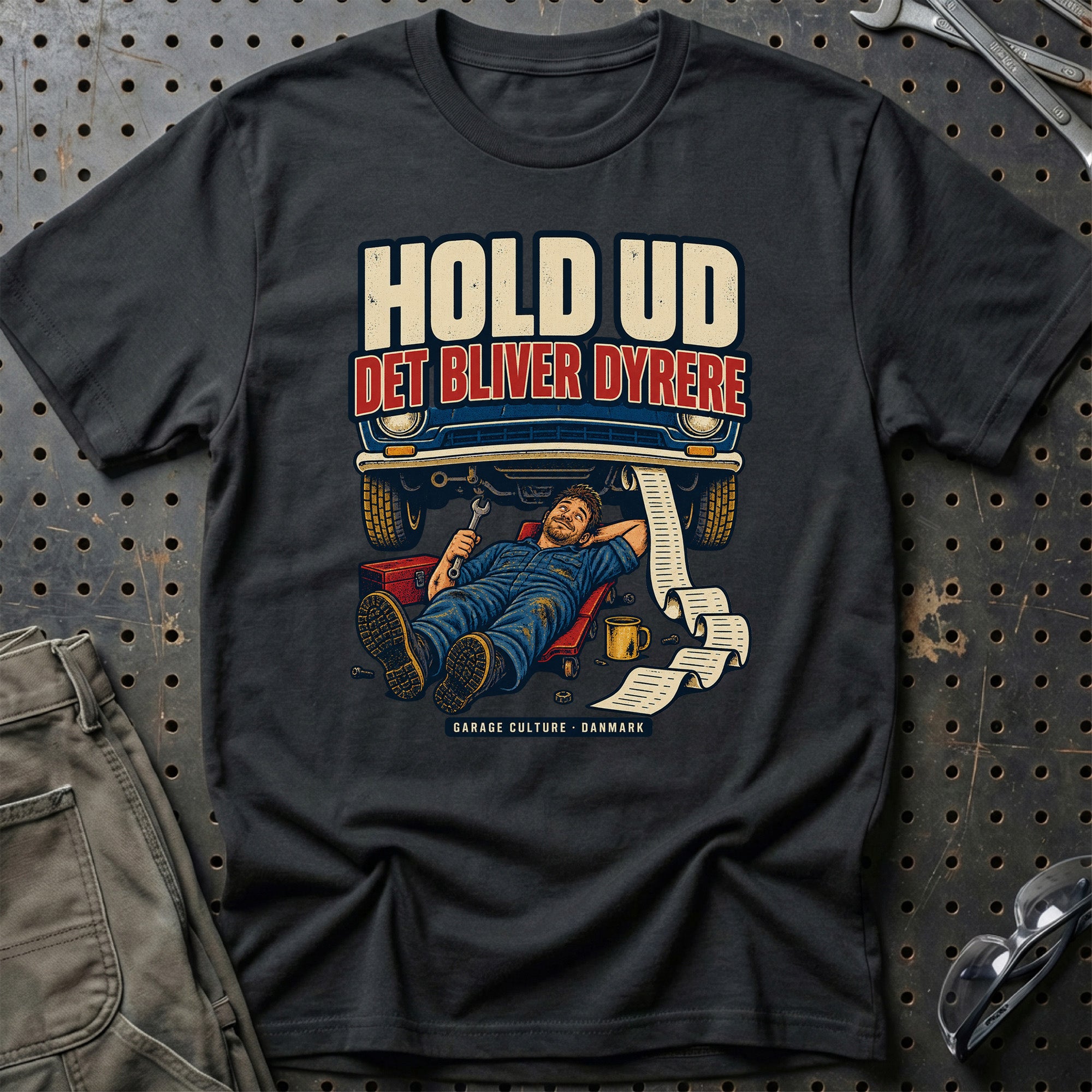Hold Ud – Det Bliver Dyrere T-Shirt