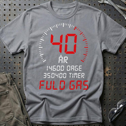 40 År Fuld Gas T-shirt – Sjov 40-års Fødselsdagsgave til Bilfan - Unisex T-Shirt , Bomuld-Beklædning-Garage Culture-Grå Sport-S-Garage Culture Shop- garage - man cave - merchandise