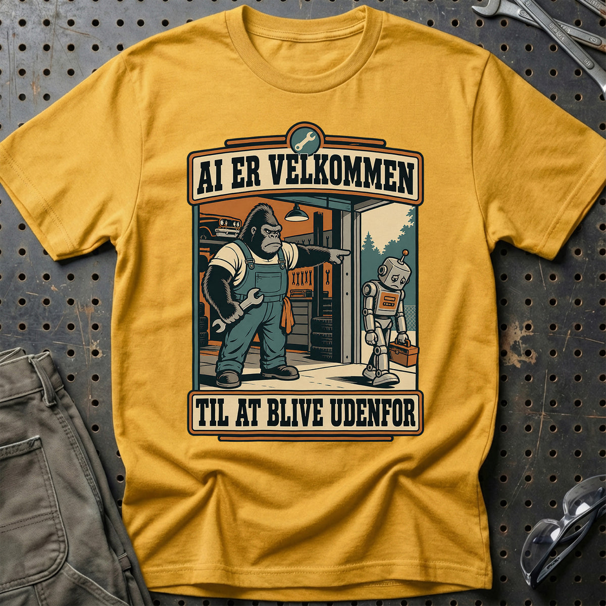 
AI er velkommen – Til at blive udenfor T-Shirt – Guld
