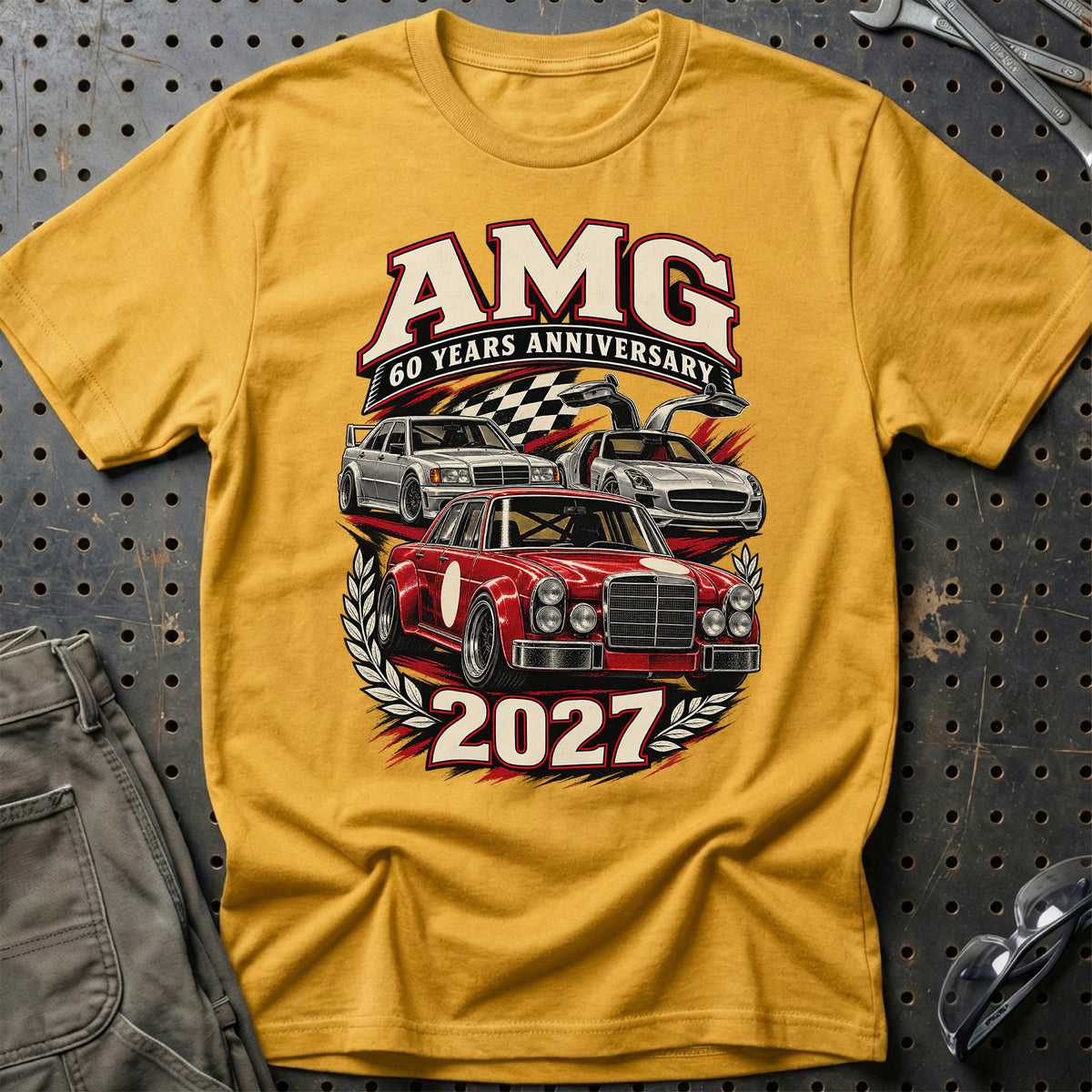 
AMG – 60 Years Anniversary 2027 T-Shirt – Guld