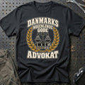 
Advokat – Danmarks nogenlunde gode – Unisex T-Shirt – Sort