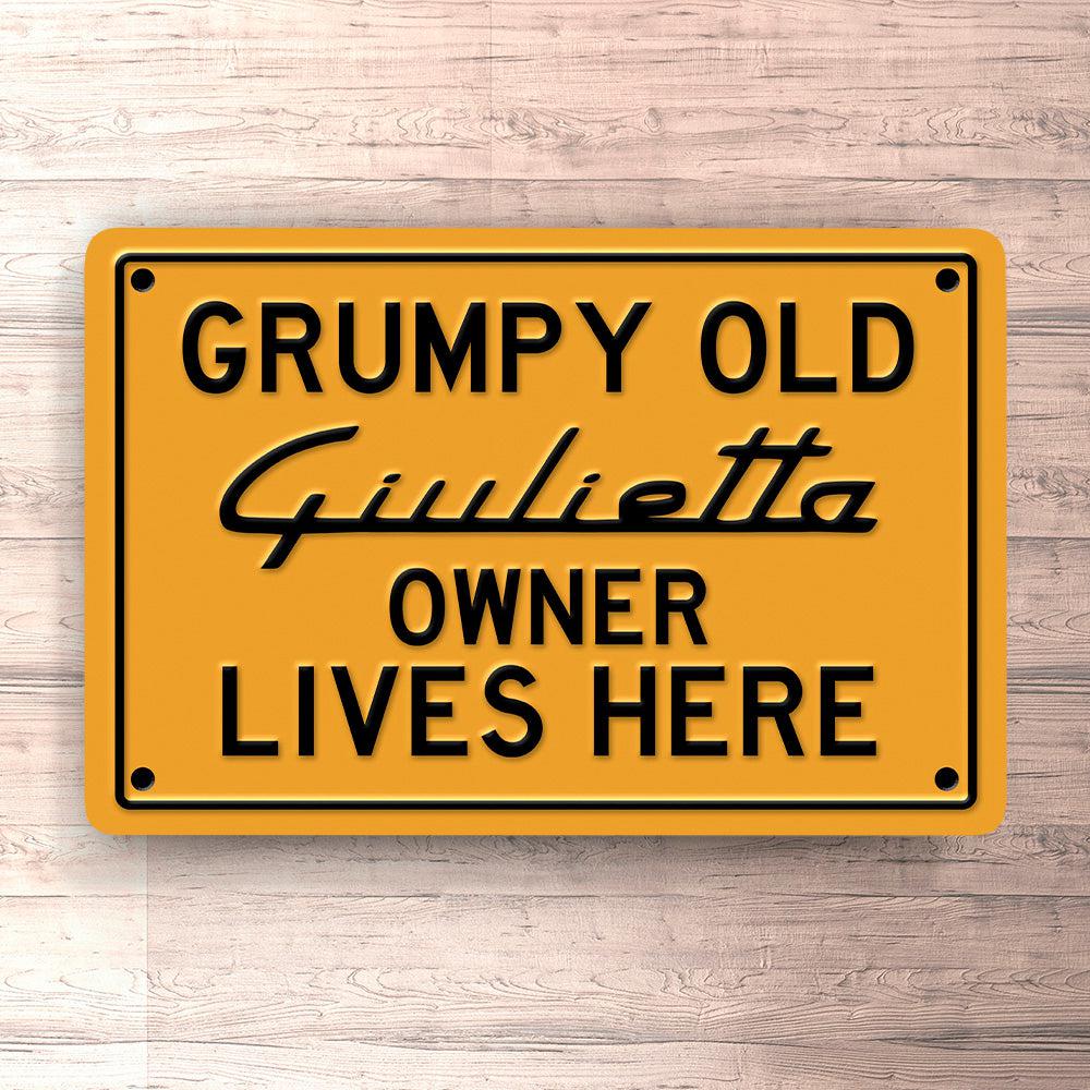 Alfa Romeo Grumpy Old Alfa Romeo Giulietta Owner Lives Here Skilte, Musemåtte, Dørmåtte , Plakat-Skilte-Alfa Romeo-Garage Culture Shop- garage - man cave - merchandise