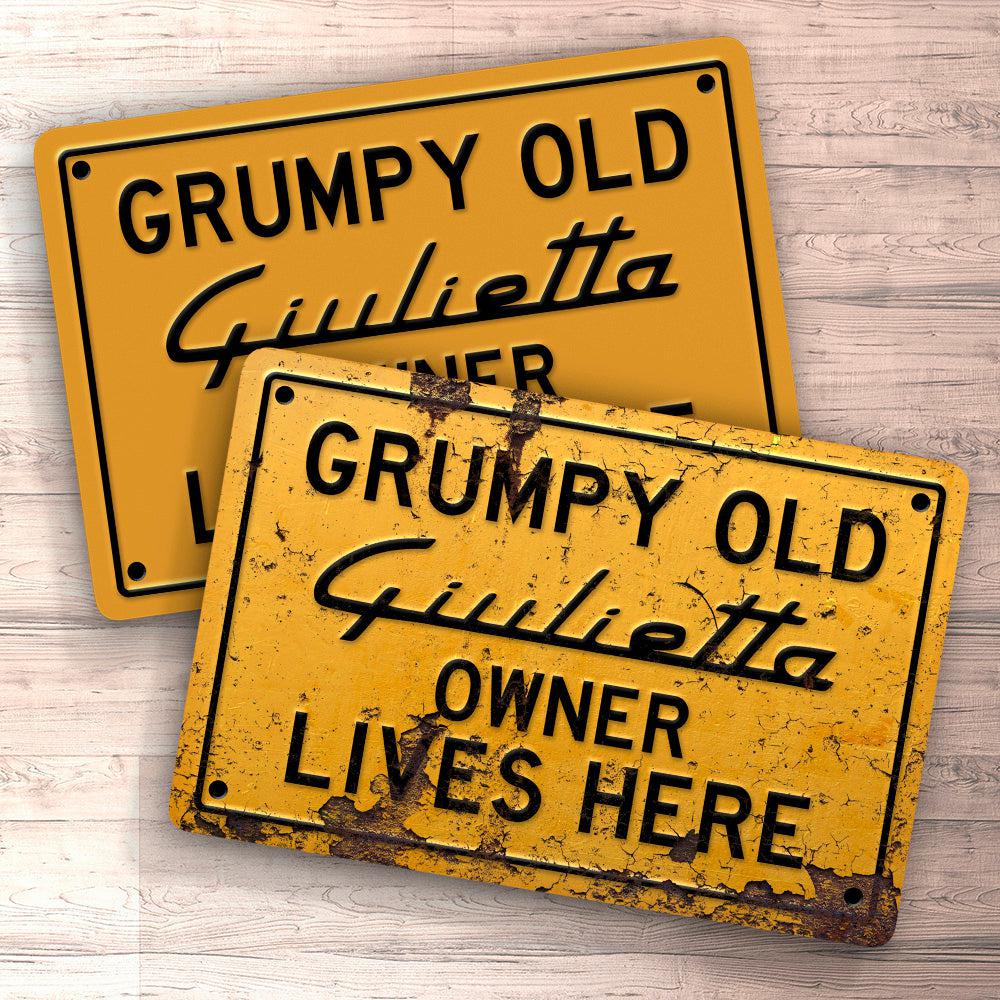 Alfa Romeo Grumpy Old Alfa Romeo Giulietta Owner Lives Here Skilte, Musemåtte, Dørmåtte , Plakat-Skilte-Alfa Romeo-Garage Culture Shop- garage - man cave - merchandise