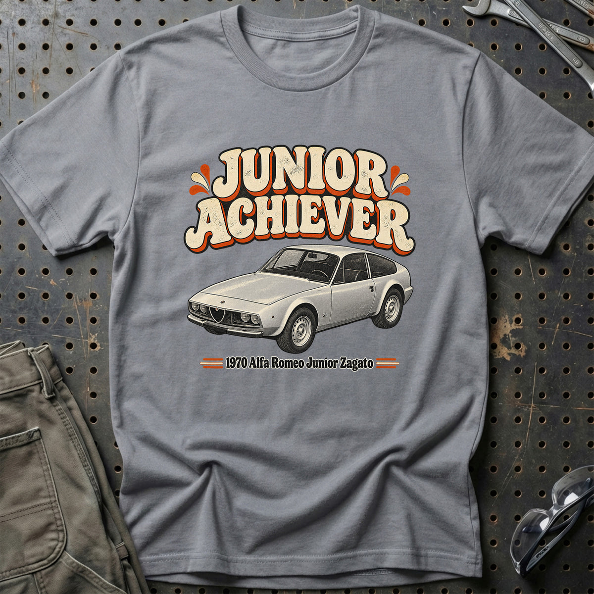 
Alfa Romeo Junior Zagato 1970 – Junior Achiever T-Shirt – Grå Sport