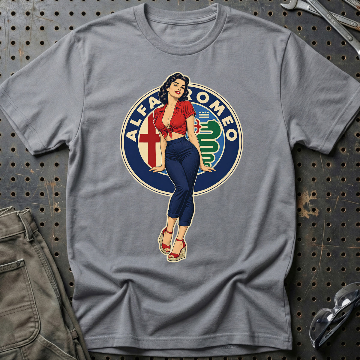 
Produktbillede af Alfa Romeo Retro Pinup T-Shirt