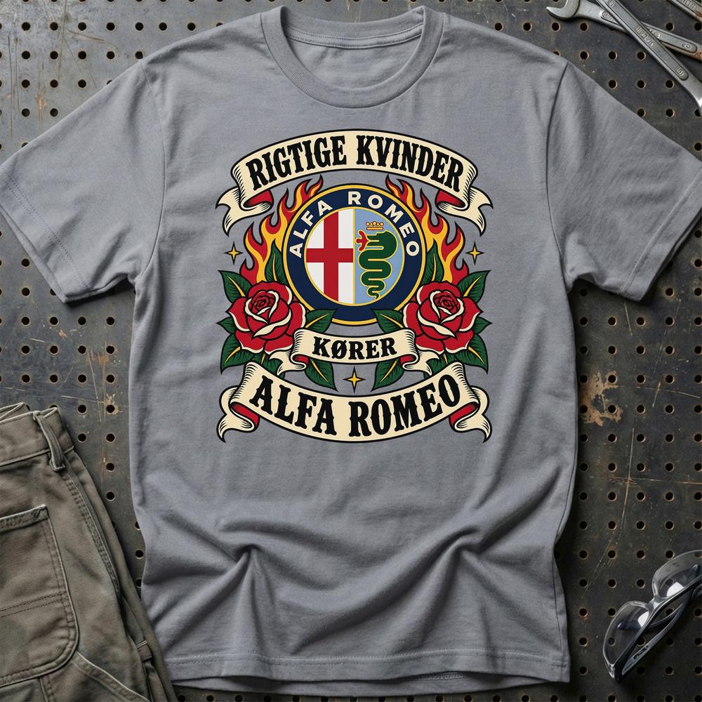 
Produktbillede af Alfa Romeo Rigtige Kvinder Kører – Roser og Flammer T-Shirt