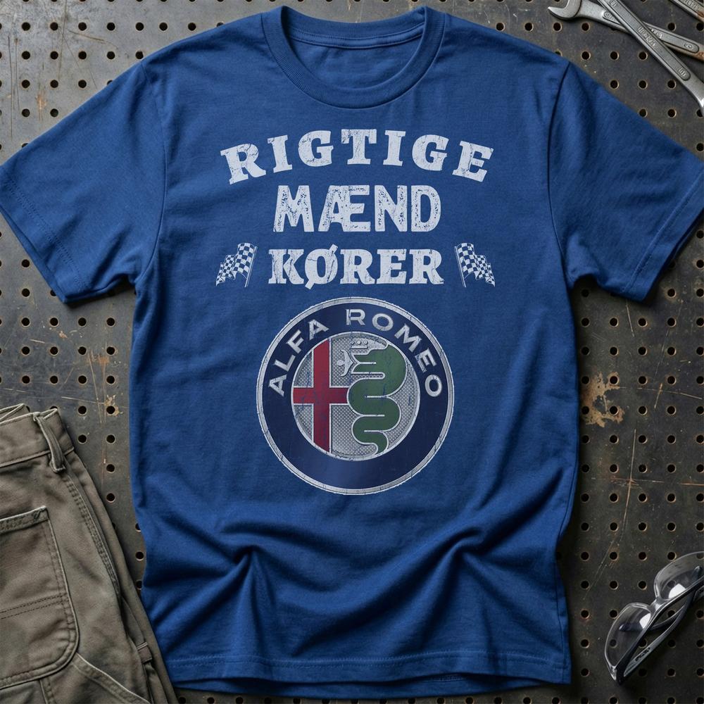 Alfa Romeo Rigtige Mænd Kører T-Shirt-Beklædning-Alfa Romeo-Blå Royal-S-Garage Culture Shop- garage - man cave - merchandise