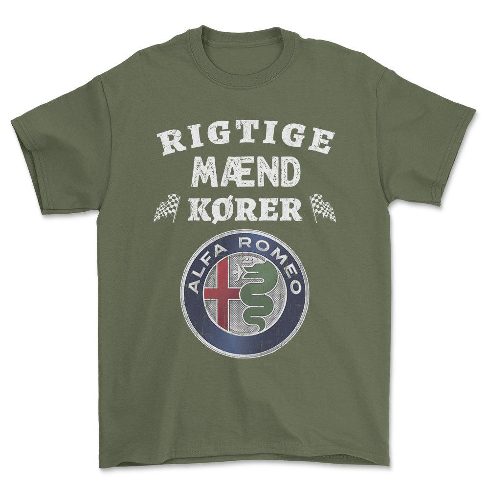 Alfa Romeo Rigtige Mænd Kører Unisex T-Shirt , Bomuld-Beklædning-Alfa Romeo-Grøn Militær-S-Forside-Garage Culture Shop- garage - man cave - merchandise