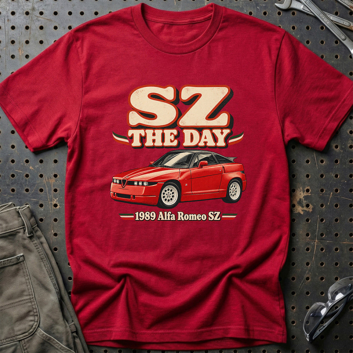 
Alfa Romeo SZ 1989 – SZ the Day T-Shirt – Rød