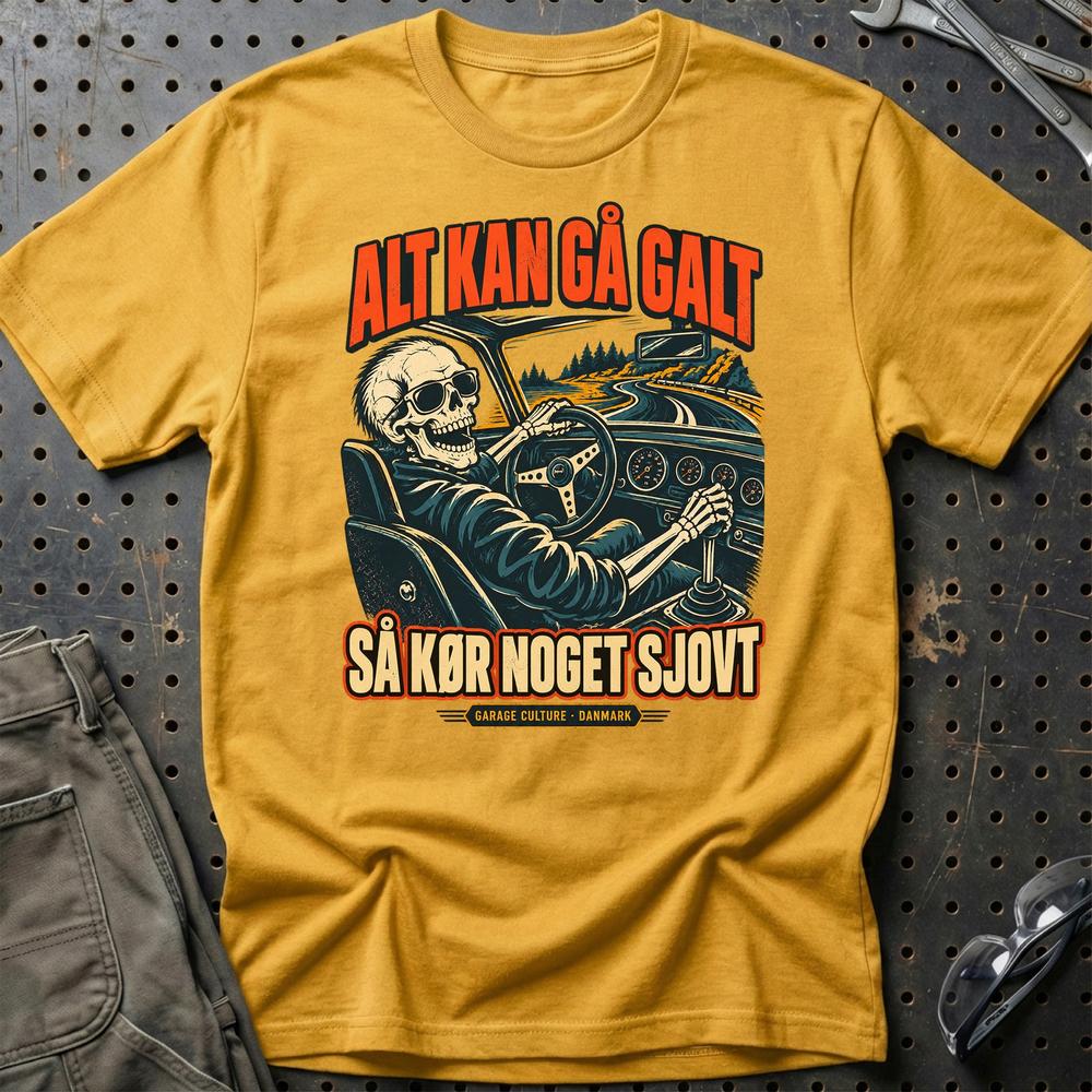 
Produktbillede af Alt Kan Gå Galt – Så Kør Noget Sjovt T-Shirt