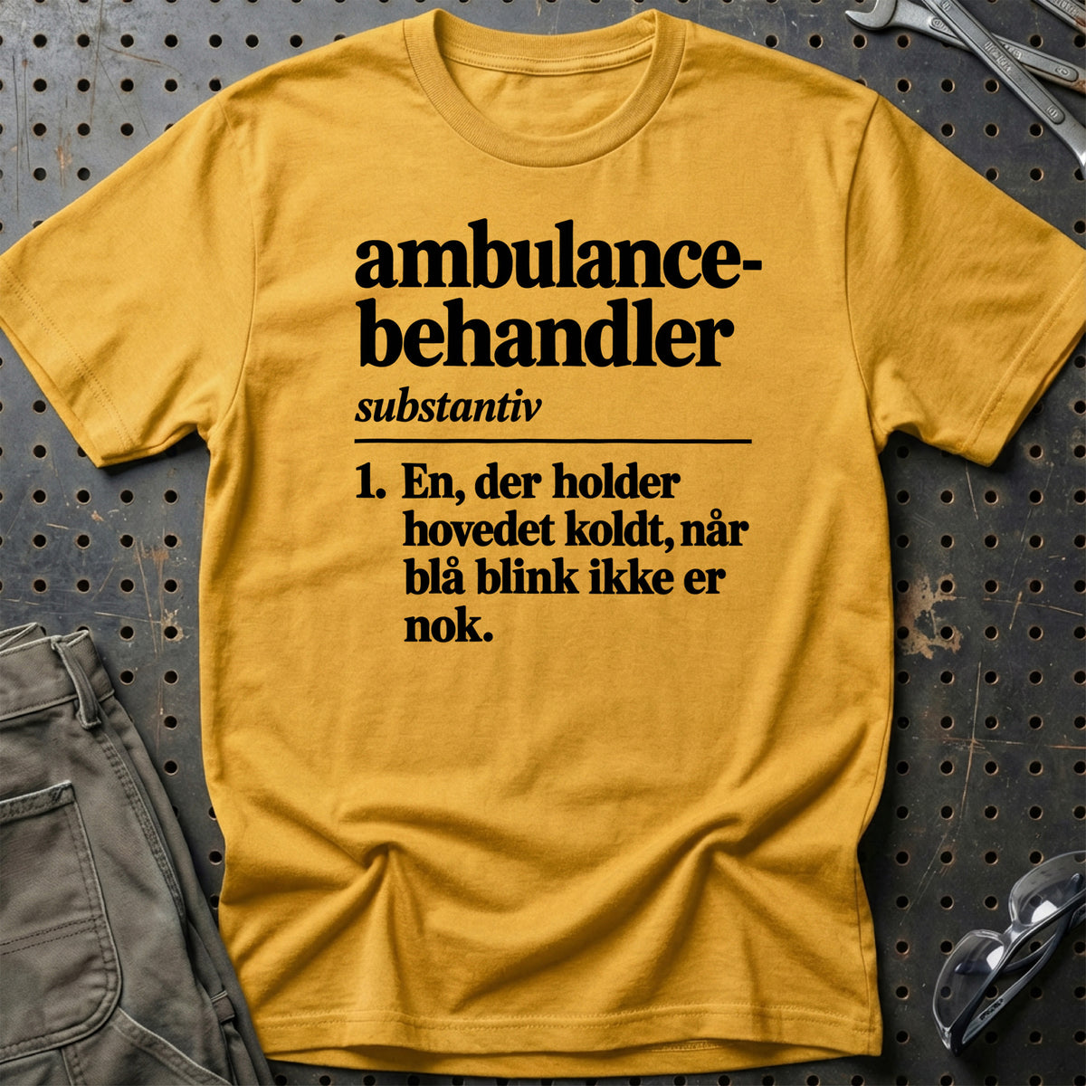 
Ambulancebehandler – Definition T-Shirt – Guld