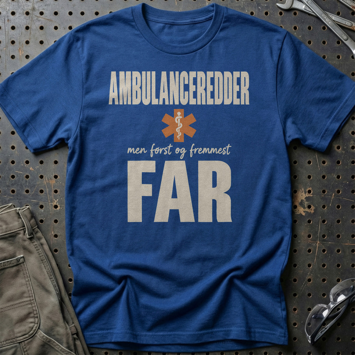 
Produktbillede af Ambulanceredder – Men Først Og Fremmest Far T-Shirt