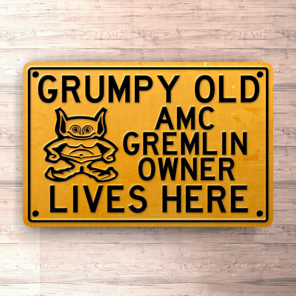 Amc Gremlin Grumpy Old Amc Gremlin Owner Lives Here Skilte, Musemåtte, Dørmåtte , Plakat-Skilte-AMC-Garage Culture Shop- garage - man cave - merchandise