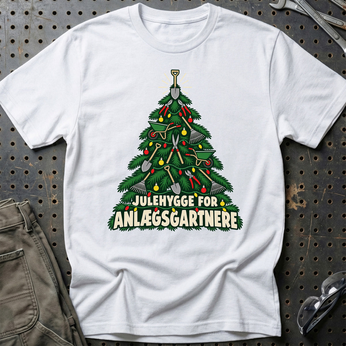 
Anlægsgartner – Julehygge – Unisex T-Shirt – Hvid