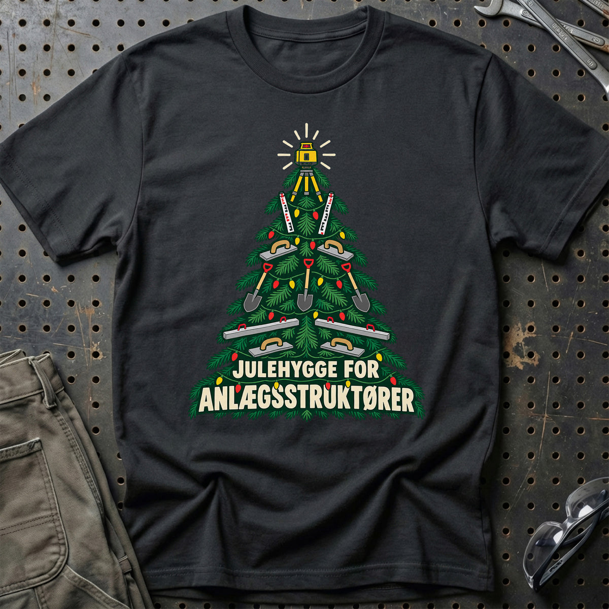 
Anlægsstruktør – Julehygge – Unisex T-Shirt – Sort