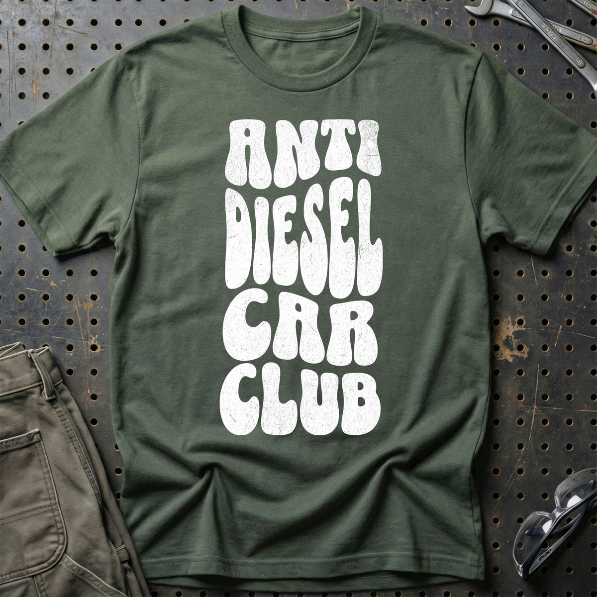 
Anti Diesel Car Club T-Shirt – Grøn Militær