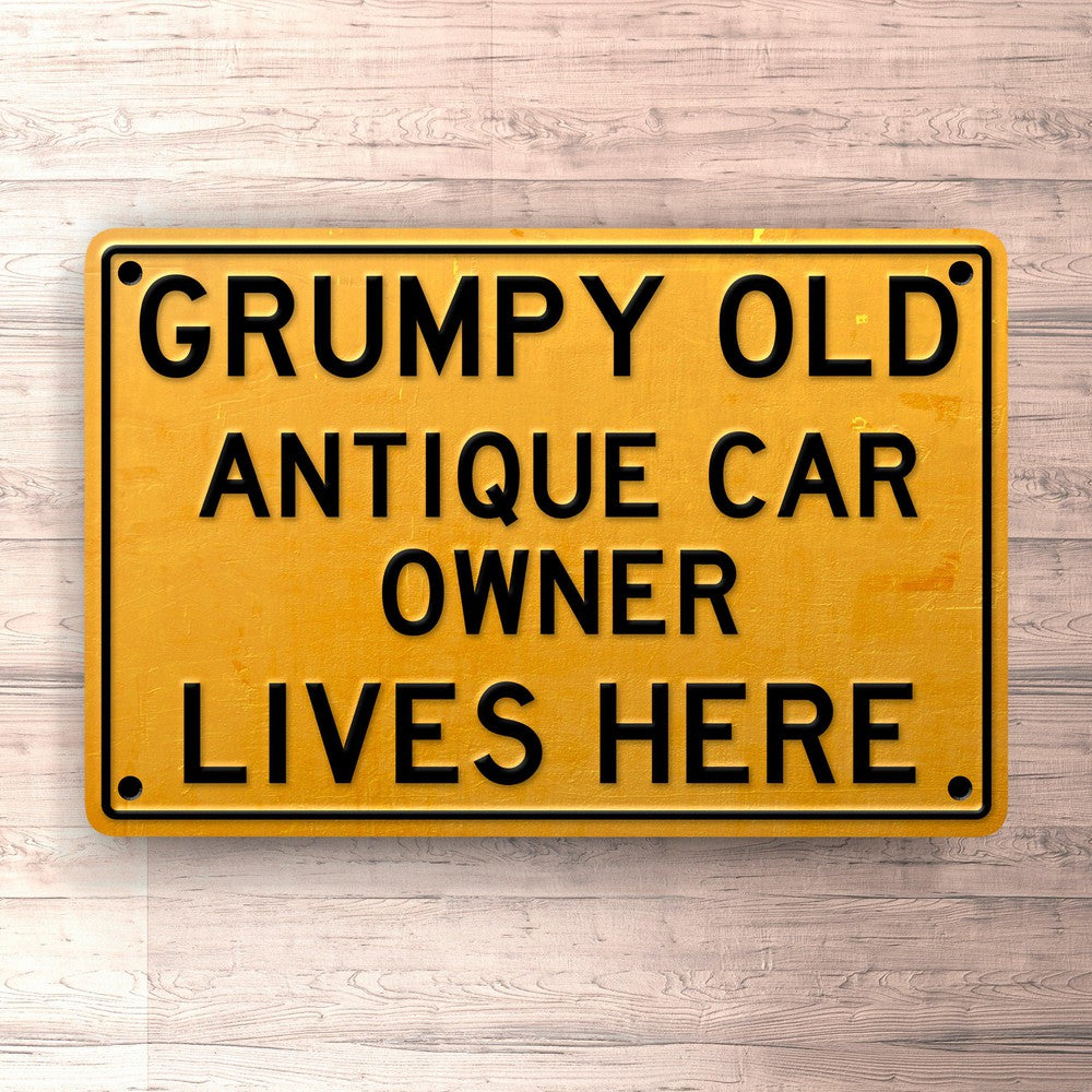 Antique Car Grumpy Old Antique Car Owner Lives Here Skilte, Musemåtte, Dørmåtte-Skilte-Antique Car-Garage Culture Shop- garage - man cave - merchandise