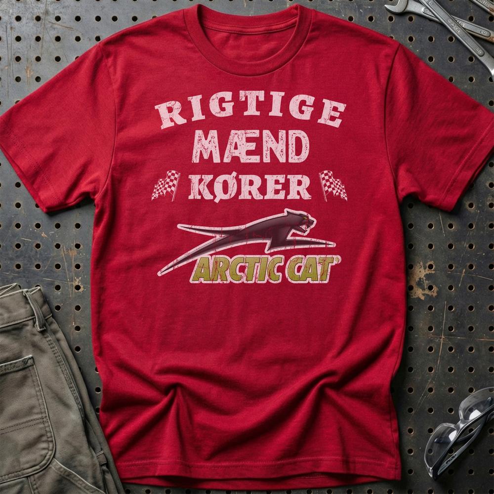 Arctic Cat Rigtige Mænd Kører - Unisex T-Shirt , Bomuld-Beklædning-Arctic Cat-Rød-S-Garage Culture Shop- garage - man cave - merchandise