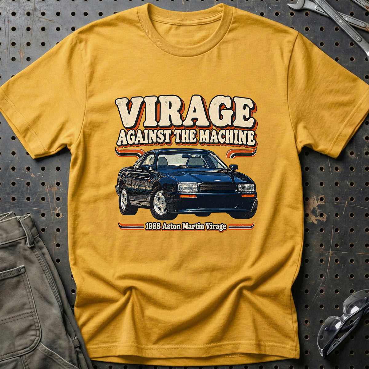 
Aston Martin Virage 1988 – Virage Against the Machine T-Shirt – Guld