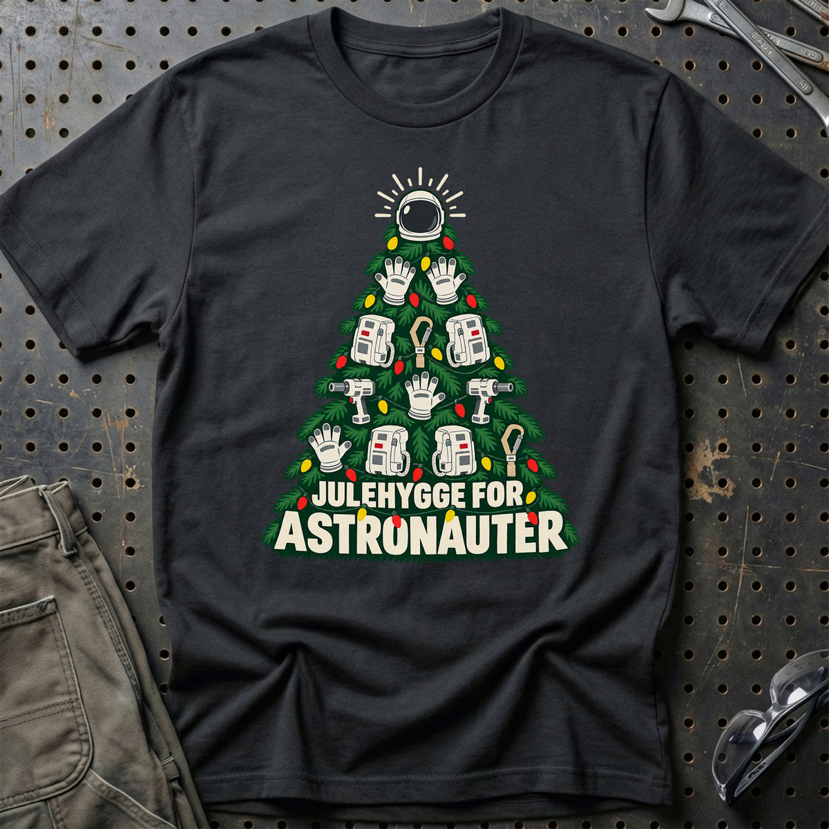 
Astronaut – Julehygge – Unisex T-Shirt – Sort