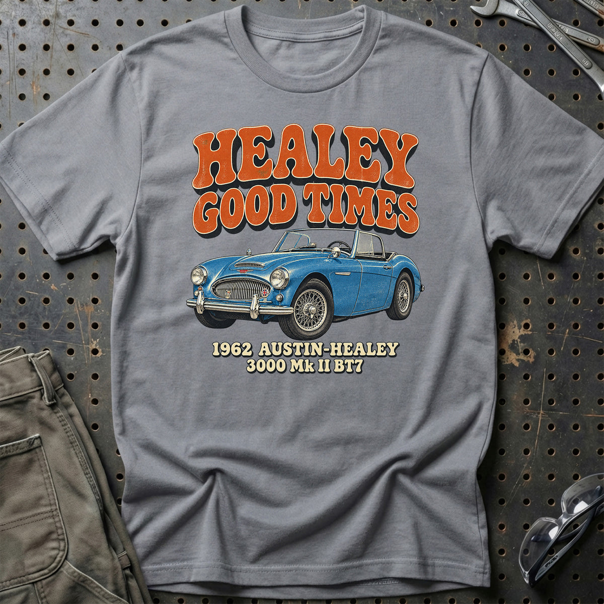 
Austin-Healey 3000 Mk II BT7 1962 – Healey Good Times T-Shirt – Grå Sport