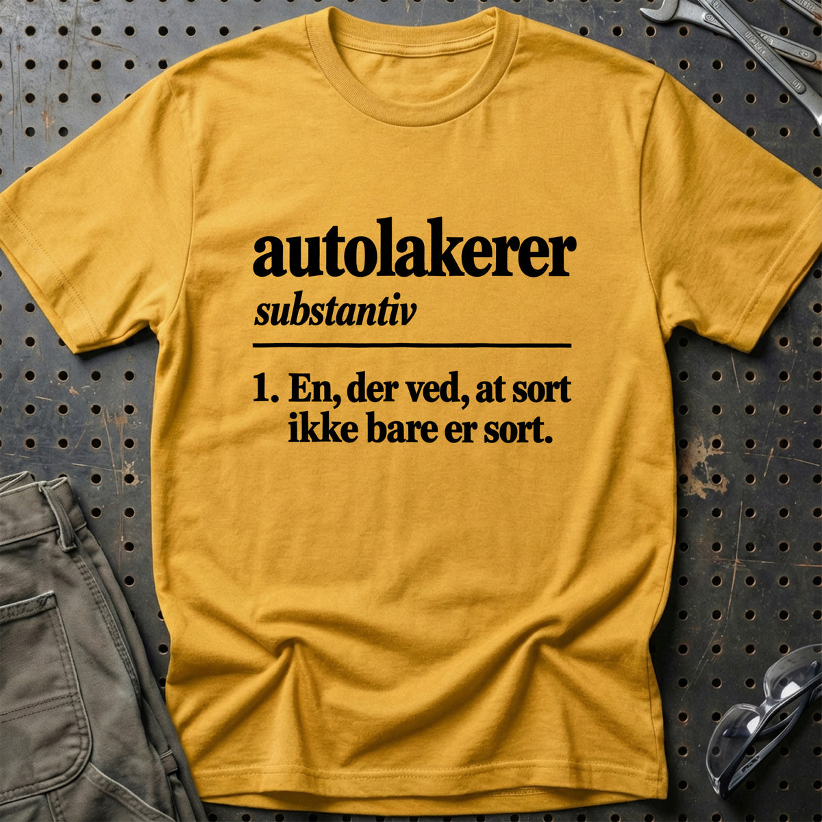 
Autolakerer – Definition T-Shirt – Guld
