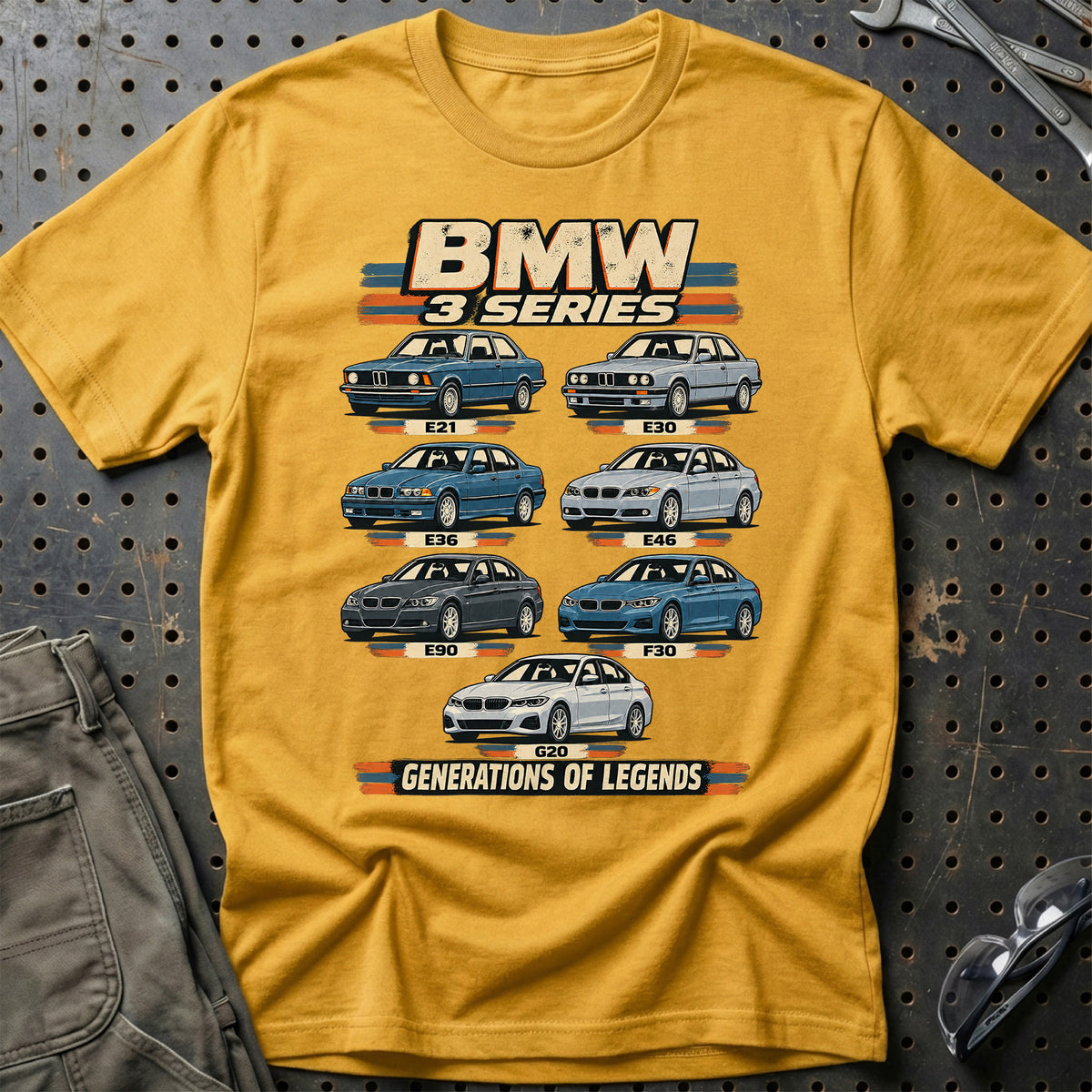 
BMW 3 Series – Generations of Legends T-Shirt – Guld