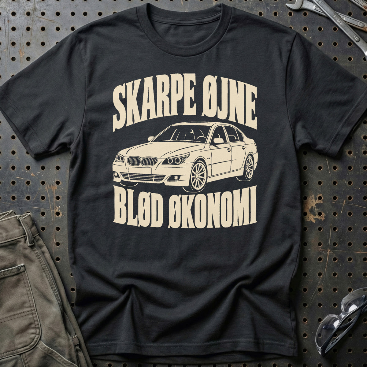 
BMW 5 Series E60-E61 – Skarpe øjne blød økonomi – Unisex T-Shirt – Sort