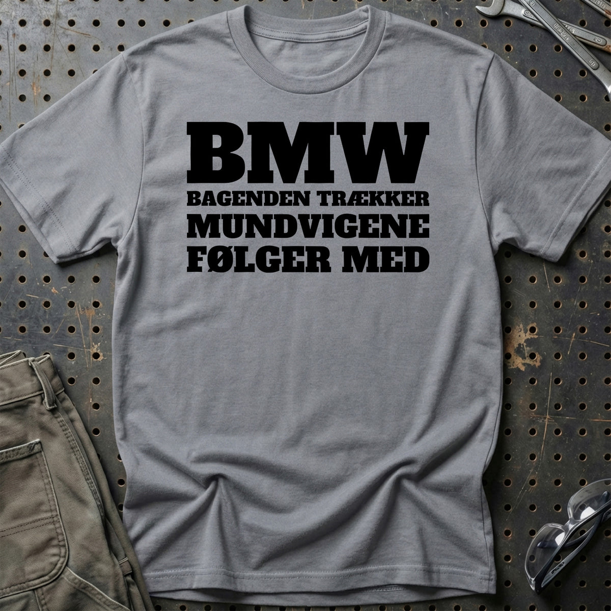 
Produktbillede af BMW – Bagenden Trækker – Mundvigene Følger Med T-Shirt
