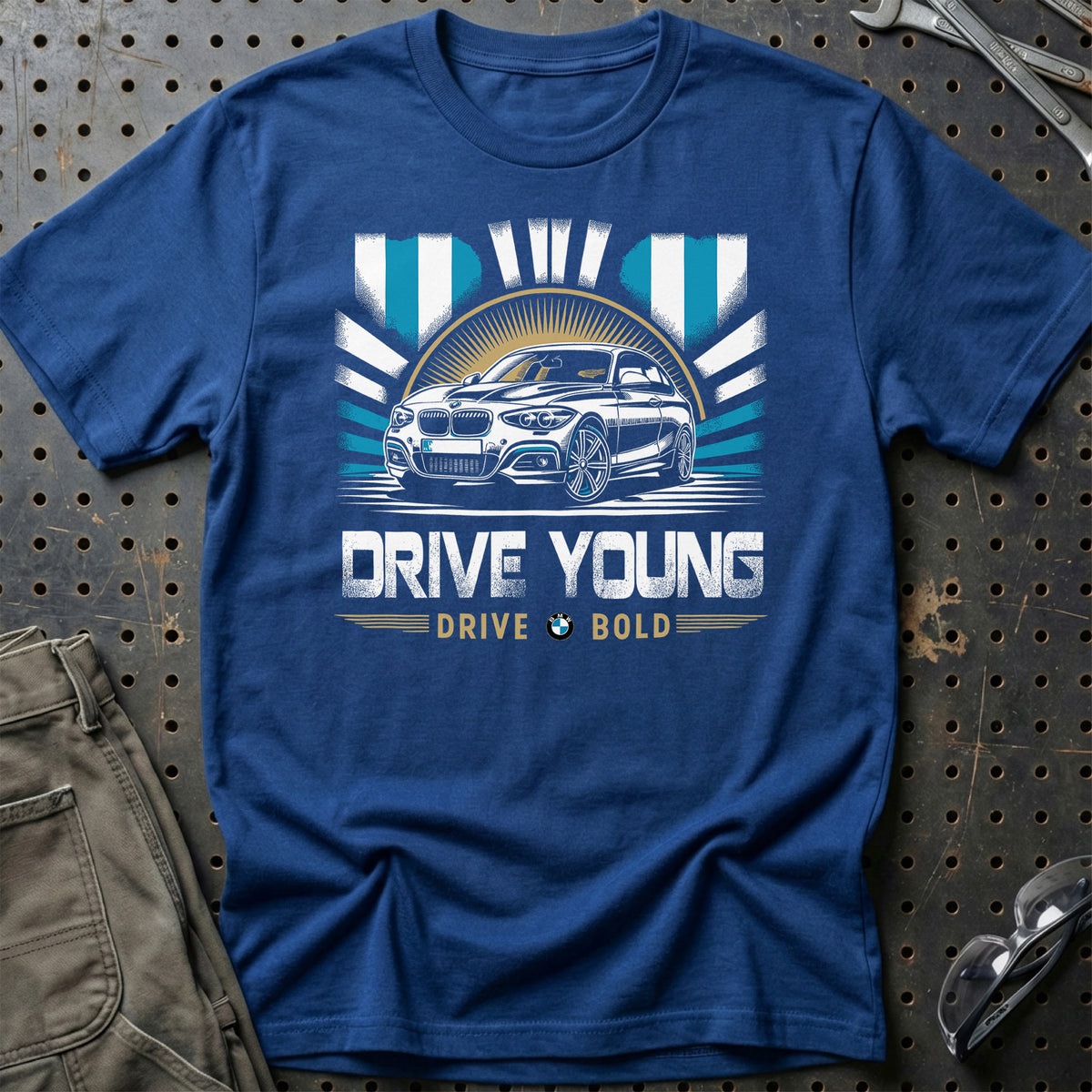 
BMW - Drive Young Drive Bold T-Shirt – Blå Royal