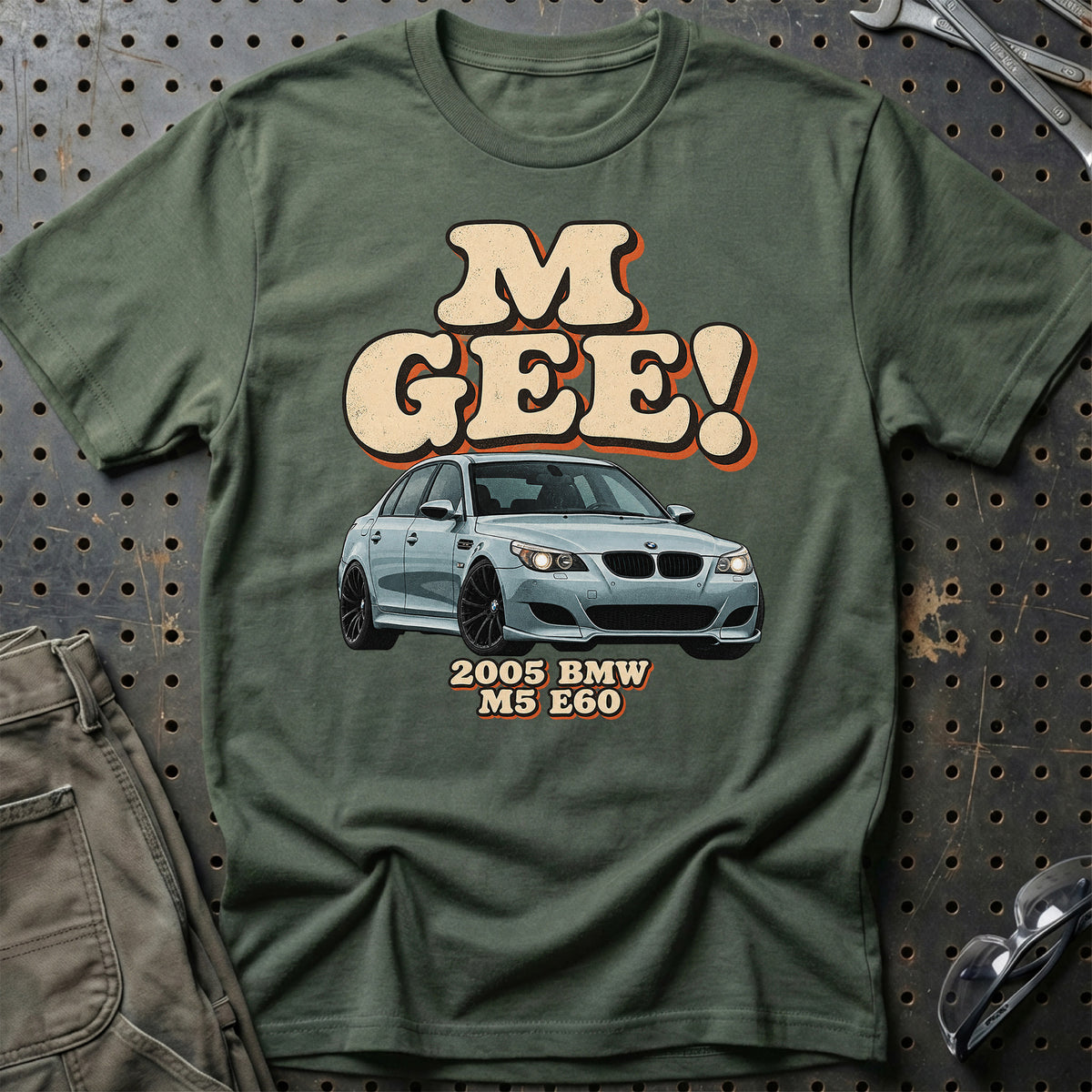 
BMW M5 E60 2005 – M Gee! T-Shirt – Grøn Militær