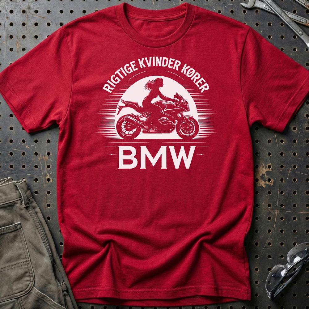 BMW Rigtige Kvinder Kører BMW T-Shirt-Beklædning-BMW-Rød-S-Garage Culture Shop- garage - man cave - merchandise