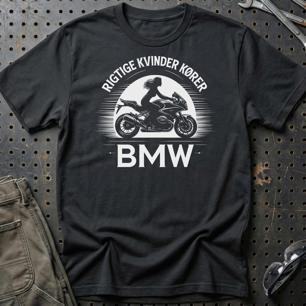 BMW Rigtige Kvinder Kører BMW T-Shirt-Beklædning-BMW-Sort-S-Garage Culture Shop- garage - man cave - merchandise