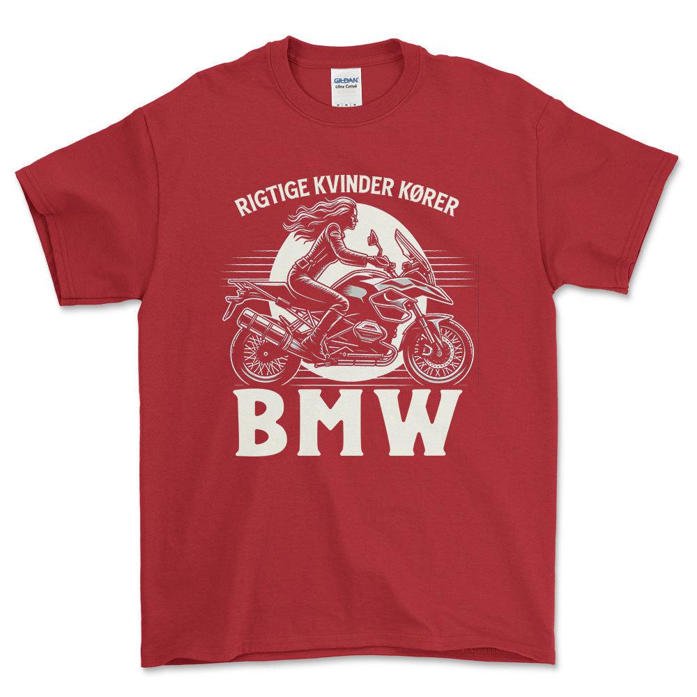 BMW Rigtige Kvinder Kører BMW - Unisex T-Shirt , Bomuld-Beklædning-BMW-Rød-S-Forside-Garage Culture Shop- garage - man cave - merchandise
