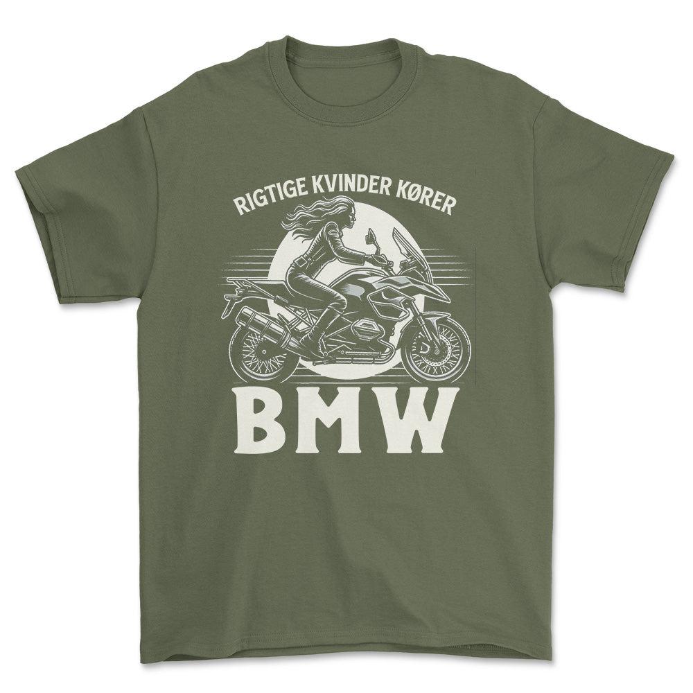 BMW Rigtige Kvinder Kører BMW - Unisex T-Shirt , Bomuld-Beklædning-BMW-Grøn Militær-S-Forside-Garage Culture Shop- garage - man cave - merchandise