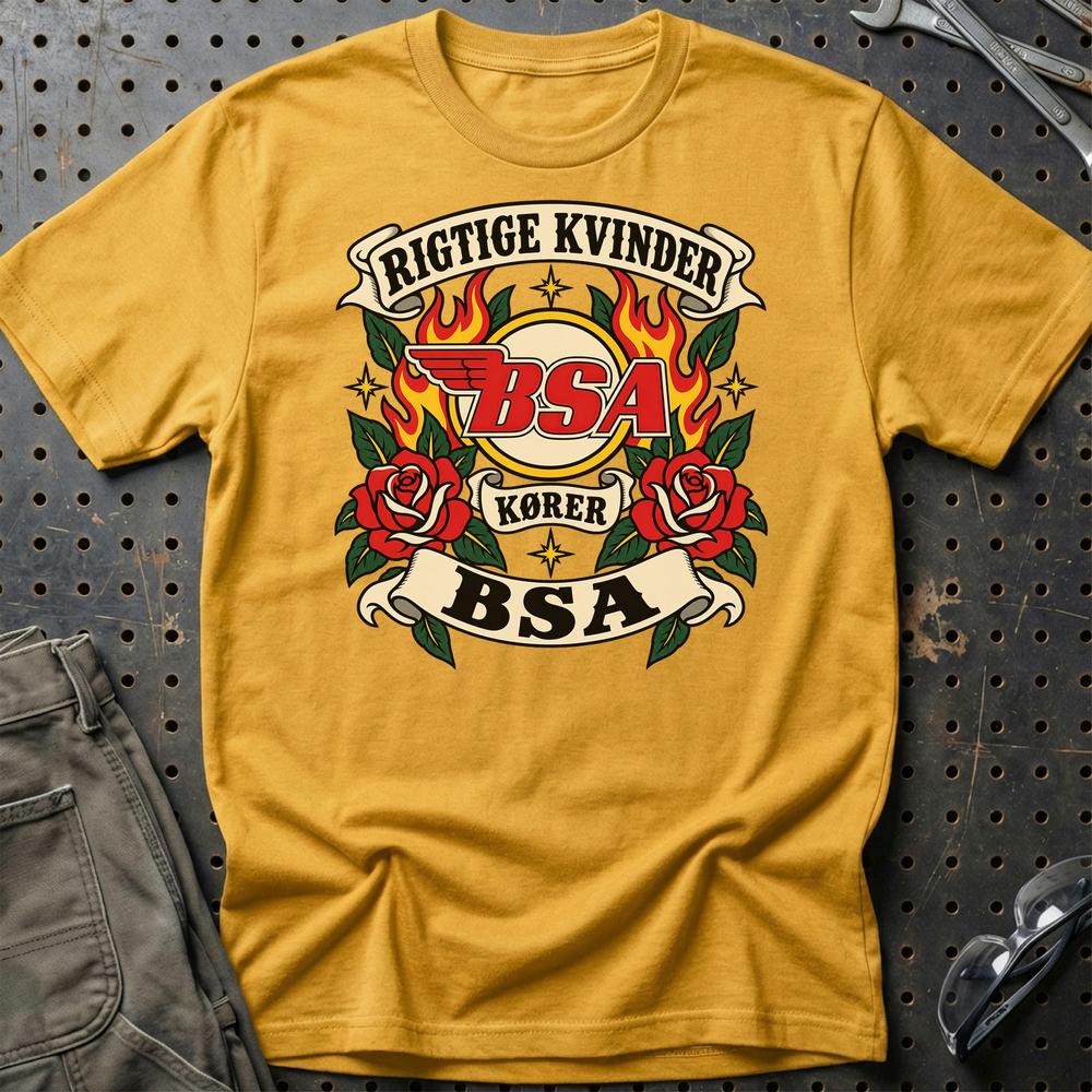 
Produktbillede af BSA Rigtige Kvinder Kører – Roser og Flammer T-Shirt