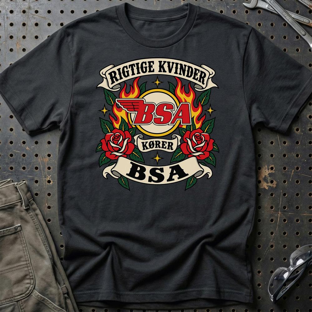 
Produktbillede af BSA Rigtige Kvinder Kører – Roser og Flammer T-Shirt