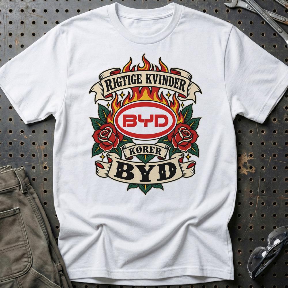 BYD Rigtige Kvinder Kører – Roser og Flammer T-Shirt-Beklædning-BYD-Hvid-S-Garage Culture Shop- garage - man cave - merchandise