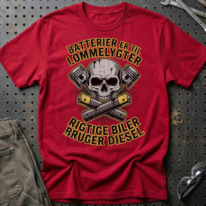 Batterier Er Til Lommelygter Rigtige Biler Bruger Diesel - Unisex T-Shirt , Bomuld-Beklædning-Garage Culture-Rød-S-Garage Culture Shop- garage - man cave - merchandise