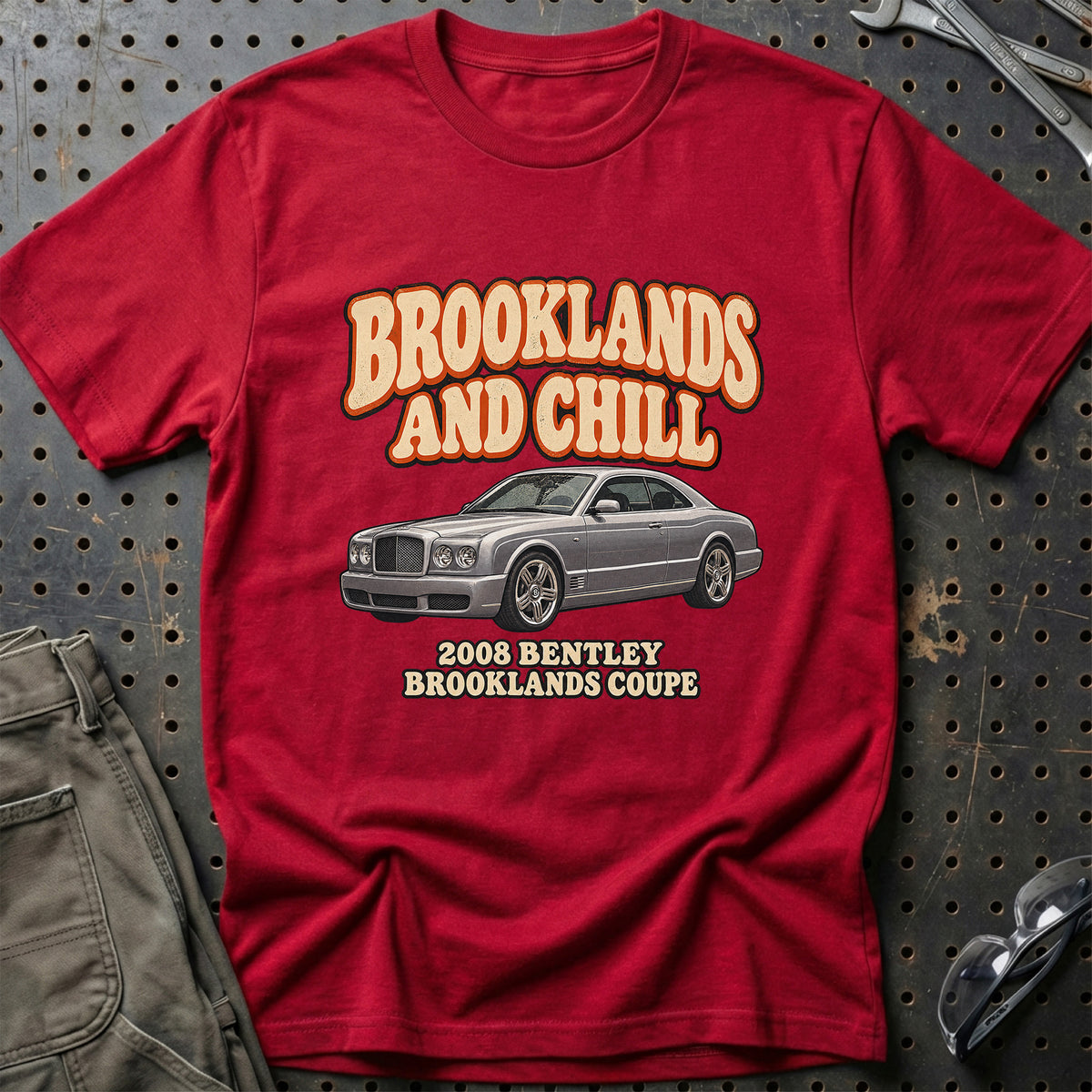 
Bentley Brooklands Coupe 2008 – Brooklands and Chill T-Shirt – Rød
