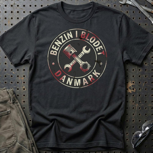 Benzin I Blodet - Unisex T-Shirt , Bomuld-Beklædning-Garage Culture-Sort-S-Garage Culture Shop- garage - man cave - merchandise