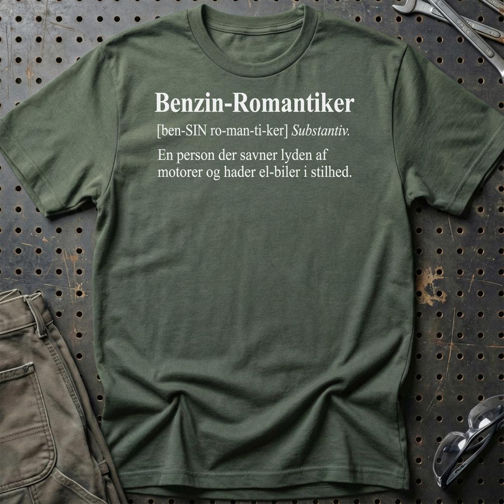 Benzin Romantiker – Klassisk Bil & Motor Kultur - Unisex T-Shirt , Bomuld-Beklædning-Garage Culture-Grøn Militær-S-Garage Culture Shop- garage - man cave - merchandise