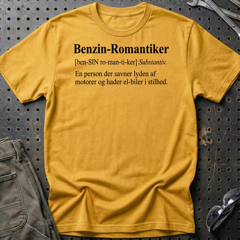 Benzin Romantiker – Klassisk Bil & Motor Kultur - Unisex T-Shirt , Bomuld-Beklædning-Garage Culture-Guld-S-Garage Culture Shop- garage - man cave - merchandise