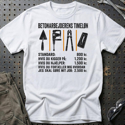 Betonarbejderens Timeløn – Unisex T-Shirt, Bomuld-Beklædning-Garage Culture-Hvid-S-Garage Culture Shop- garage - man cave - merchandise