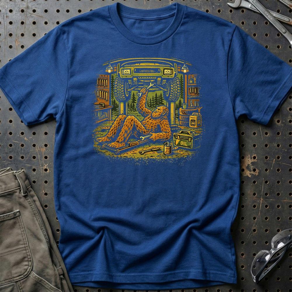 Bigfoot Mekaniker - Unisex T-Shirt , Bomuld-Beklædning-Garage Culture-Blå Royal-S-Garage Culture Shop- garage - man cave - merchandise