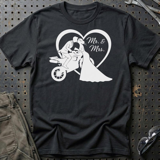 Bikerbrudepar – Mr. & Mrs. – Unisex T-Shirt , Bomuld-Beklædning-Garage Culture-Sort-S-Garage Culture Shop- garage - man cave - merchandise