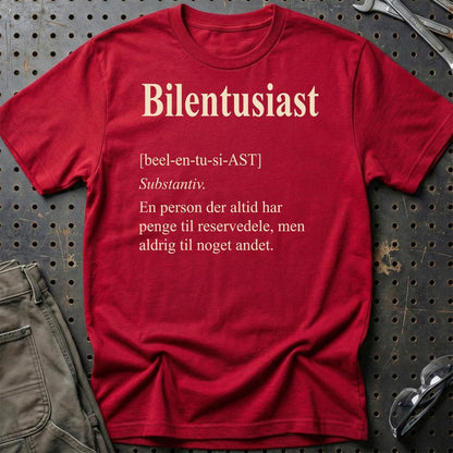 Bilentusiast Livsstil - Unisex T-Shirt , Bomuld-Beklædning-Garage Culture-Rød-S-Garage Culture Shop- garage - man cave - merchandise