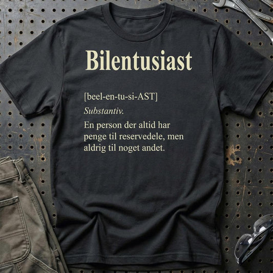 Bilentusiast Livsstil - Unisex T-Shirt , Bomuld-Beklædning-Garage Culture-Sort-S-Garage Culture Shop- garage - man cave - merchandise