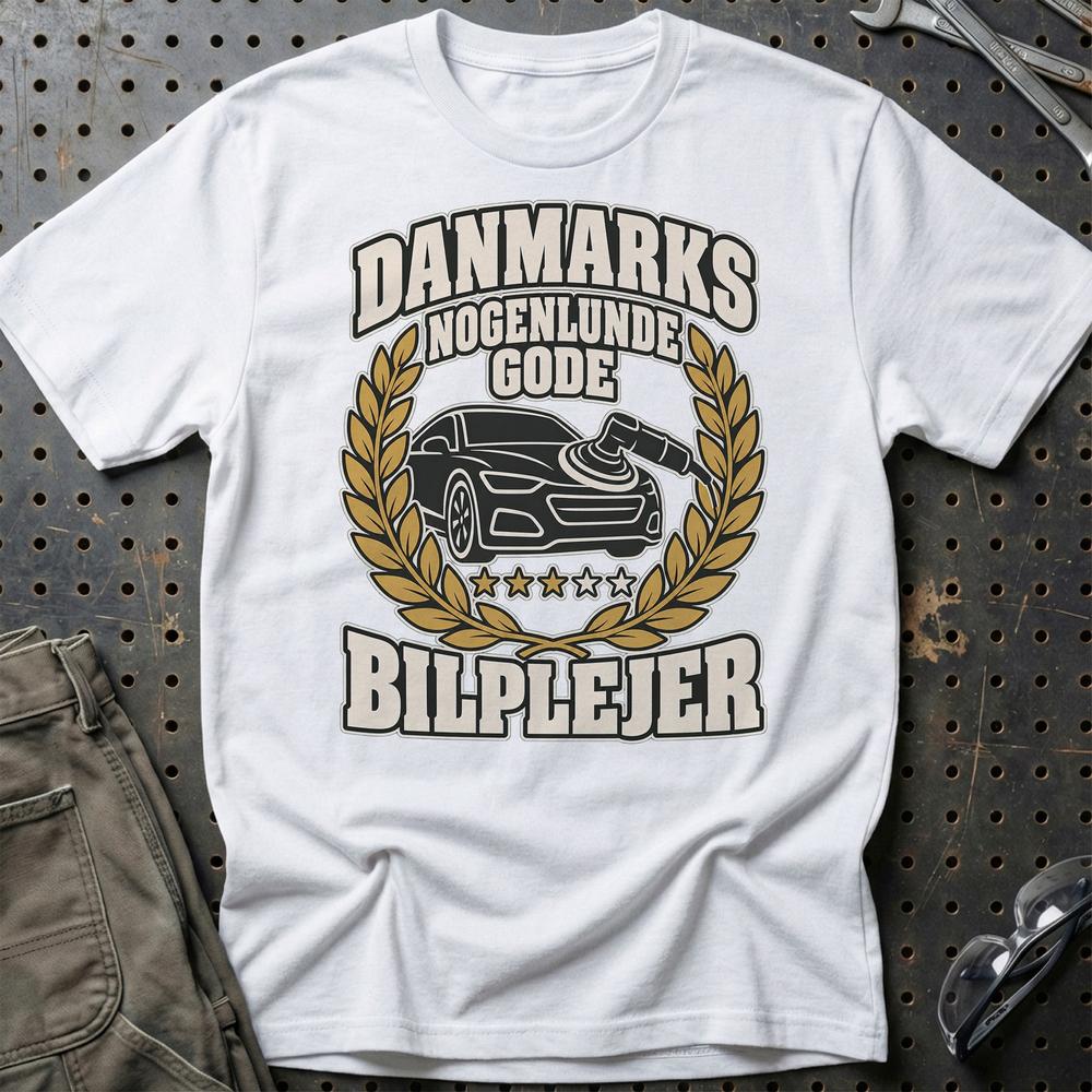 
Produktbillede af Bilplejer – Danmarks Nogenlunde Gode T-Shirt
