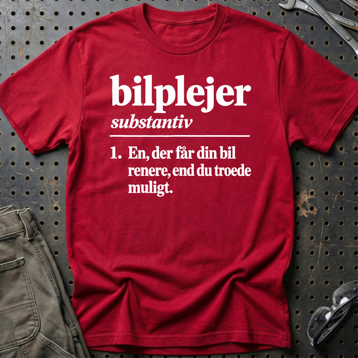 
Bilplejer – Definition T-Shirt – Rød
